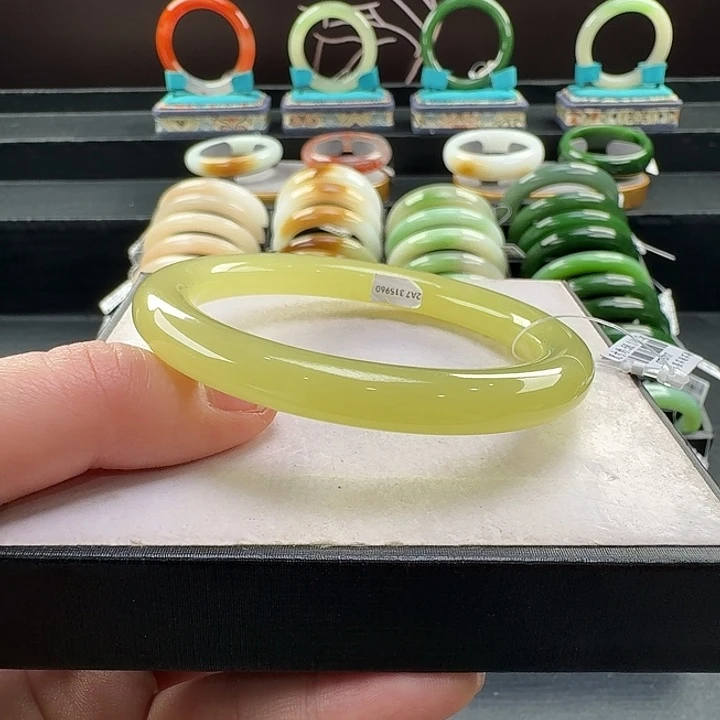 未镶嵌手镯和田玉冰底鸡油黄58.1