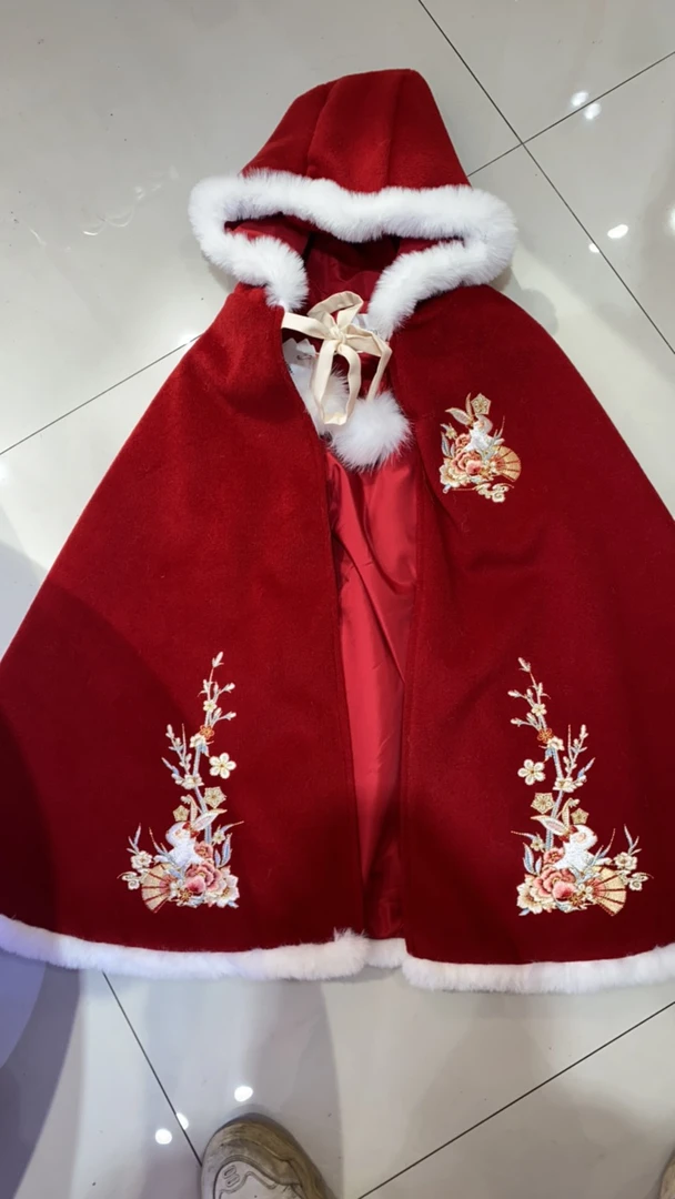 女童新年斗篷百搭