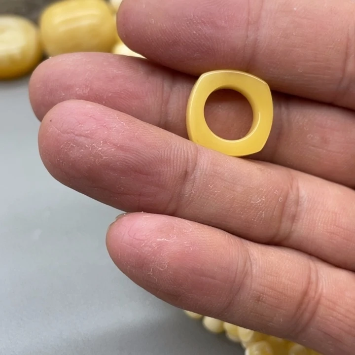 琥珀未镶嵌裸石跑环