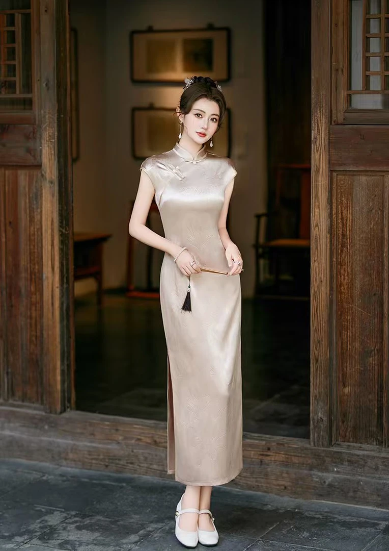 2025新款香槟色包肩袖长旗袍夏季斜襟日常旗袍气质优雅高级显瘦
