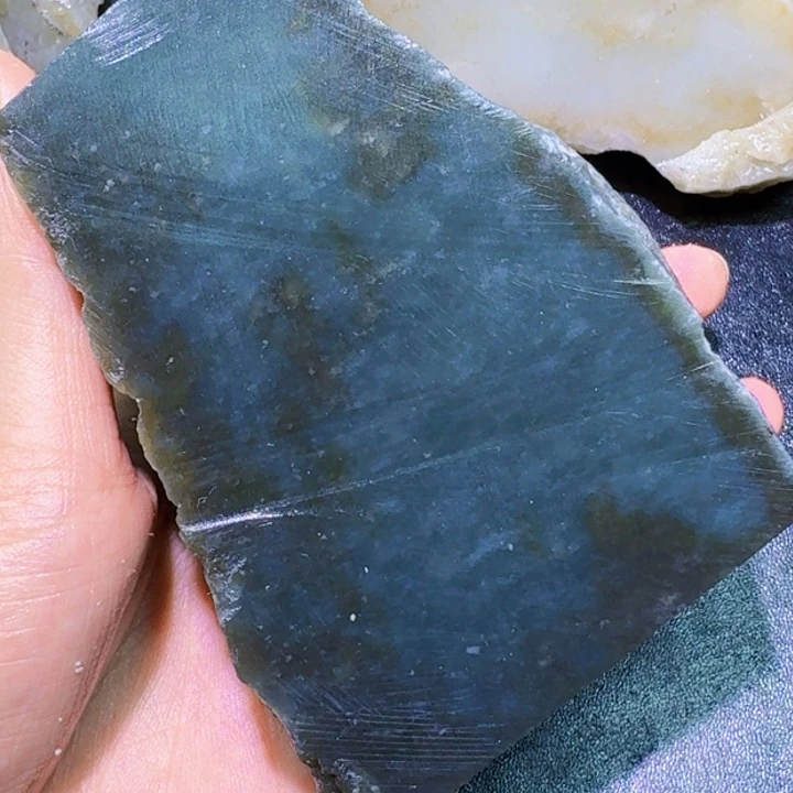 未镶嵌和田玉（糖玉）珠宝半成品
