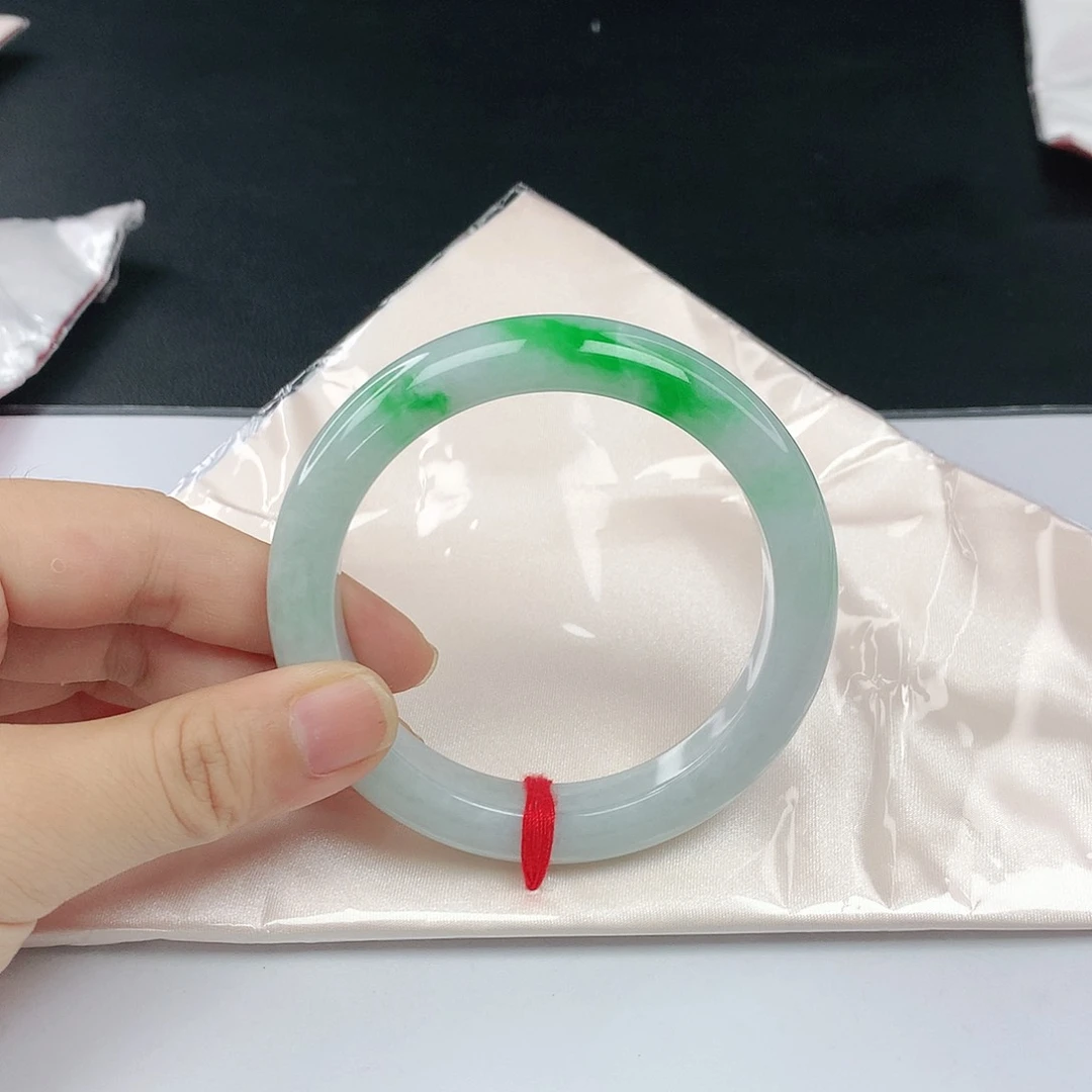 翡翠手镯未镶嵌翡翠033
