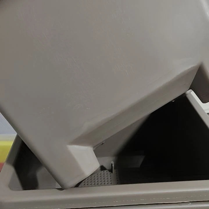 咖色球根方的三个盆 26 口径