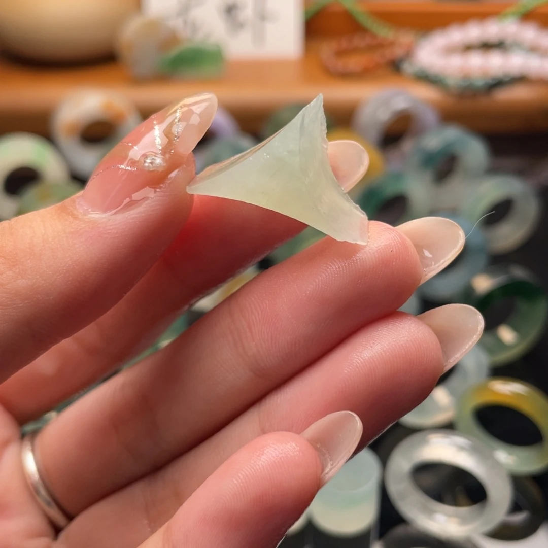 未镶嵌定制翡翠三****t整块