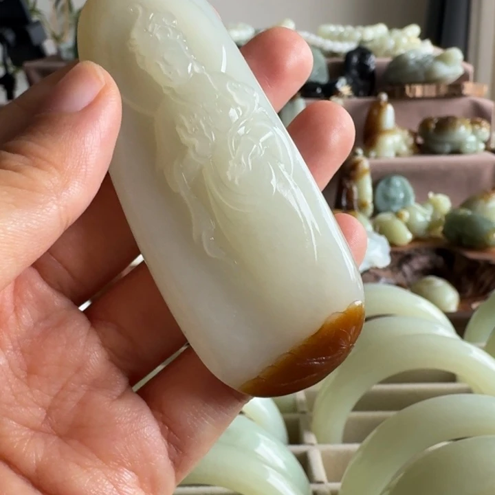 和田玉(糖玉)未镶嵌颈饰