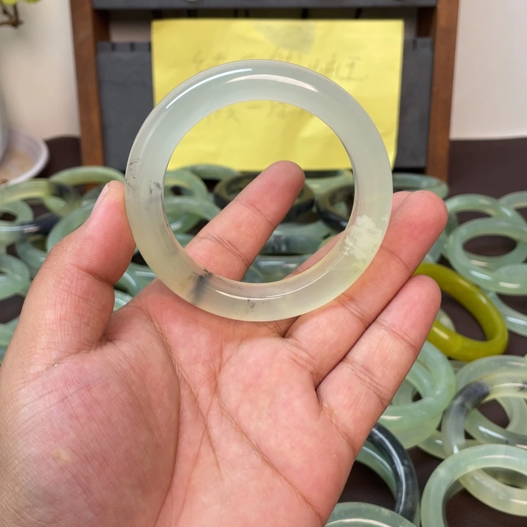 蛇纹石玉未镶嵌手镯5