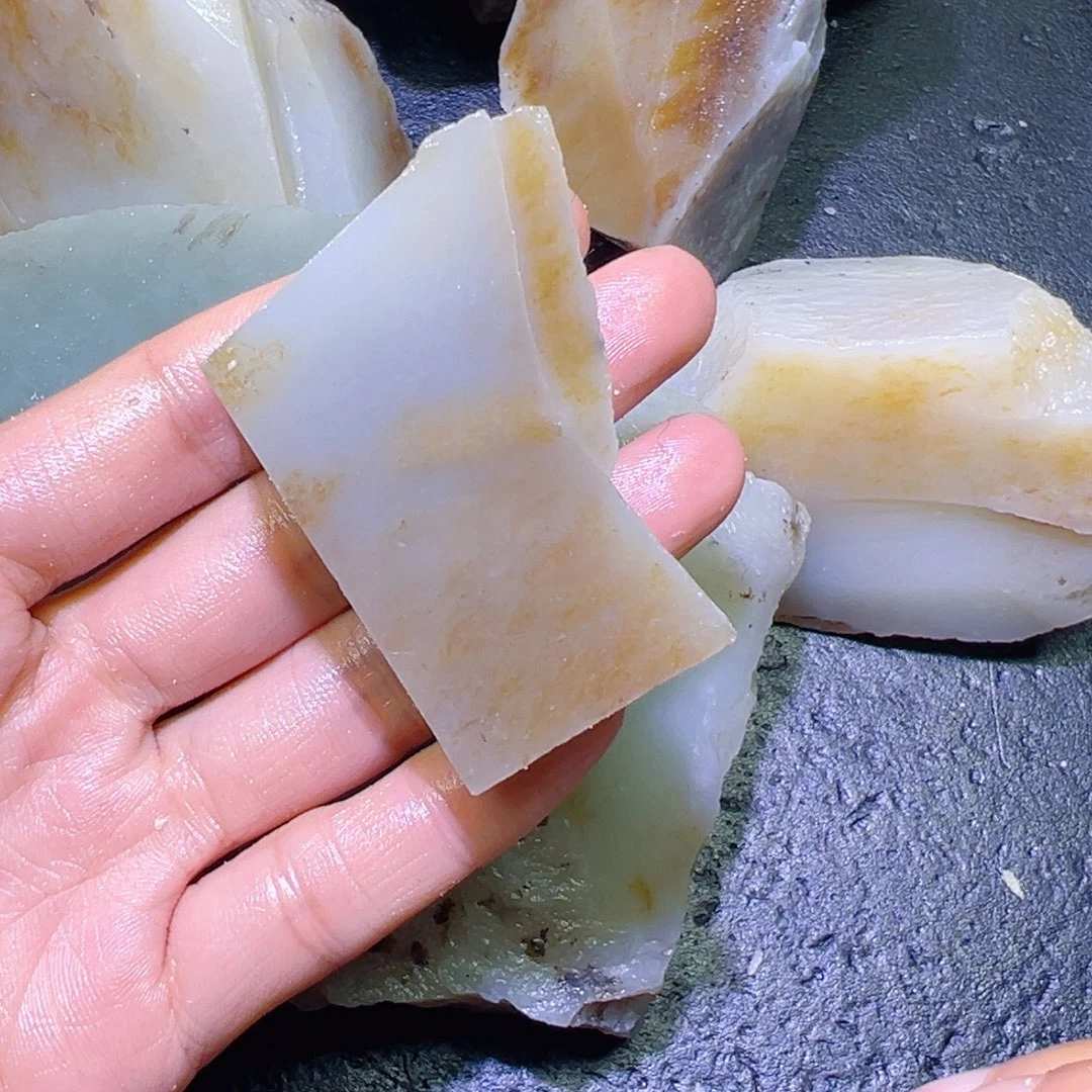 和田玉未镶嵌珠宝半成品