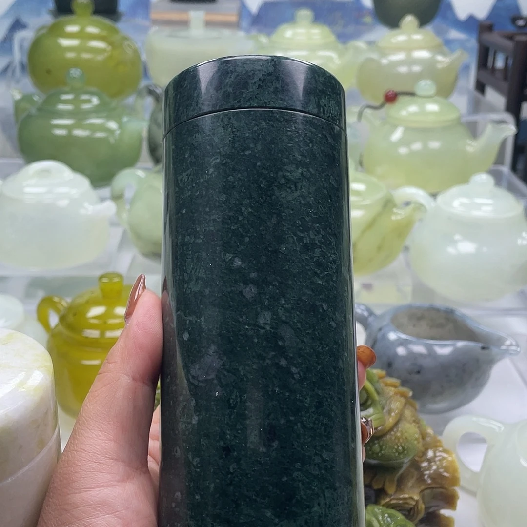 蛇纹石玉未镶嵌玉水杯