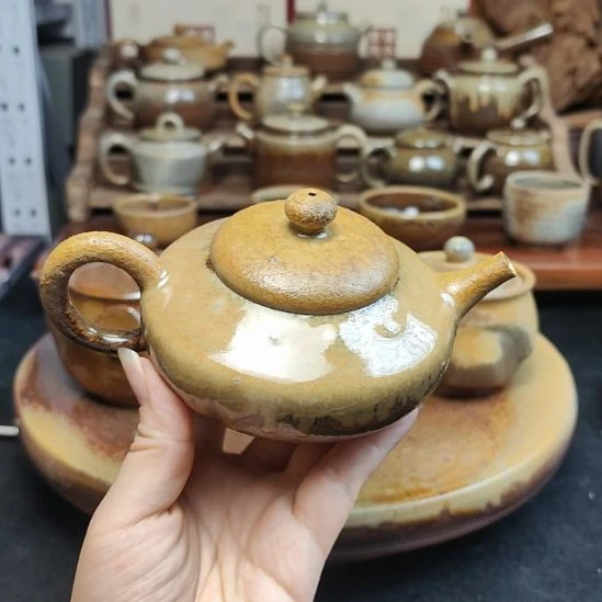建水白泥柴烧特价壶