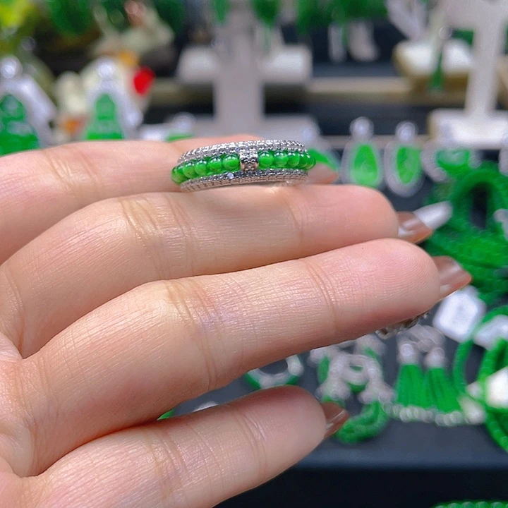 翡翠戒指未镶嵌戒圈