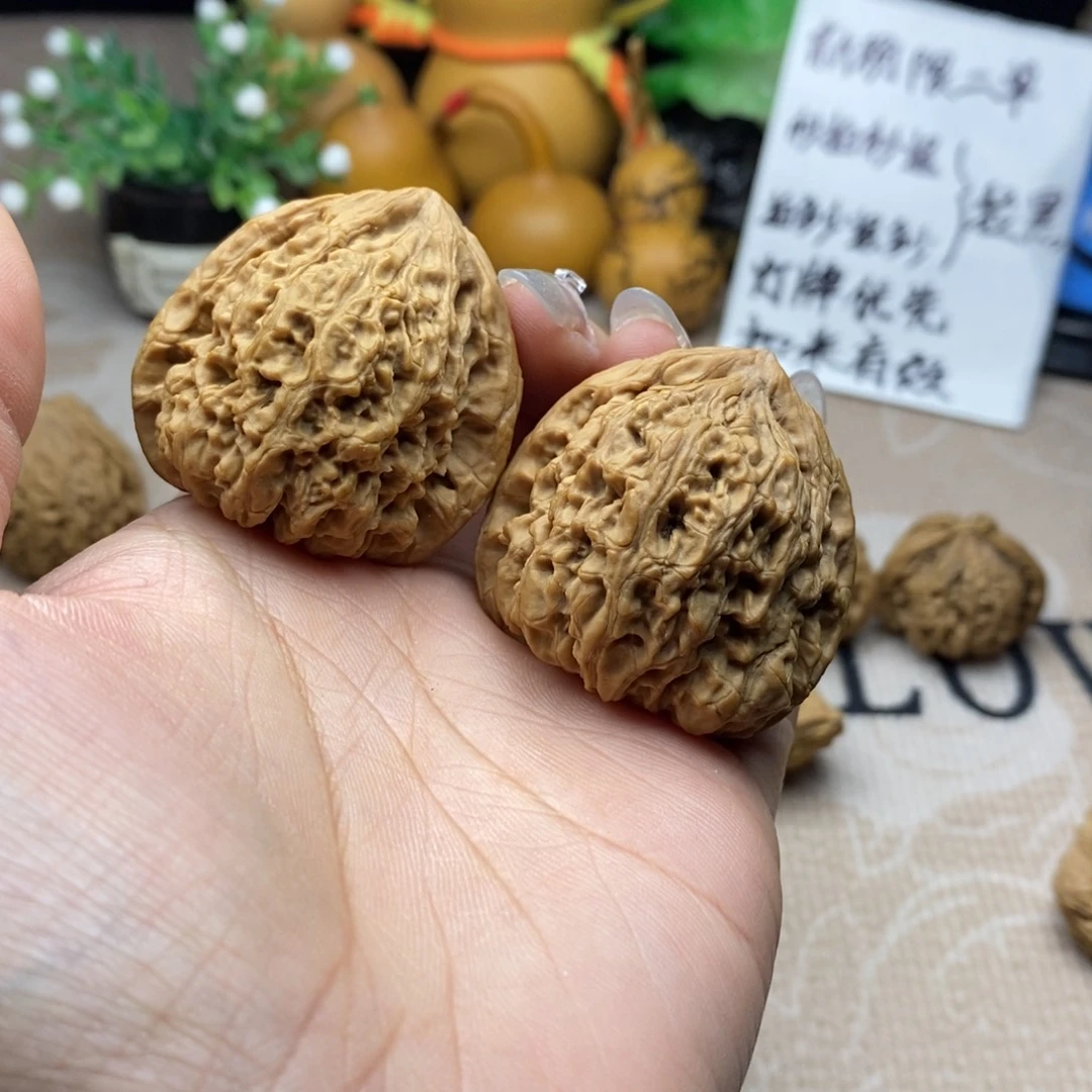 摆***律文玩核桃吊坠南疆