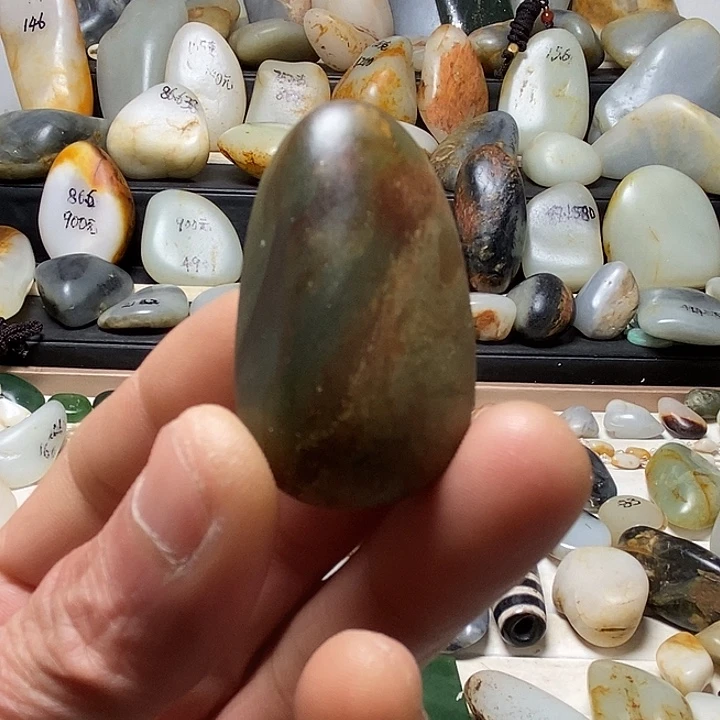 和田玉未镶嵌颈饰吊坠