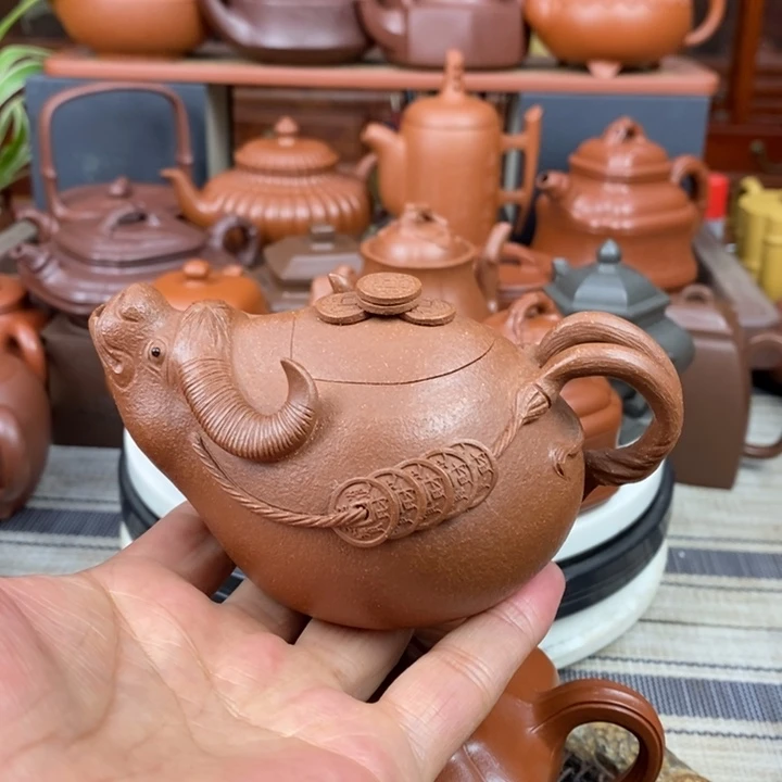 紫砂茶壶牛气冲天200Cc原矿宝山红降坡泥