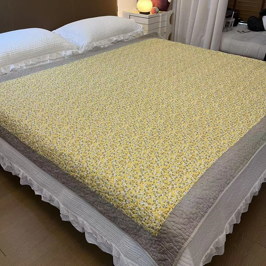 小黄花2号150*200拼接绗缝夹棉床盖