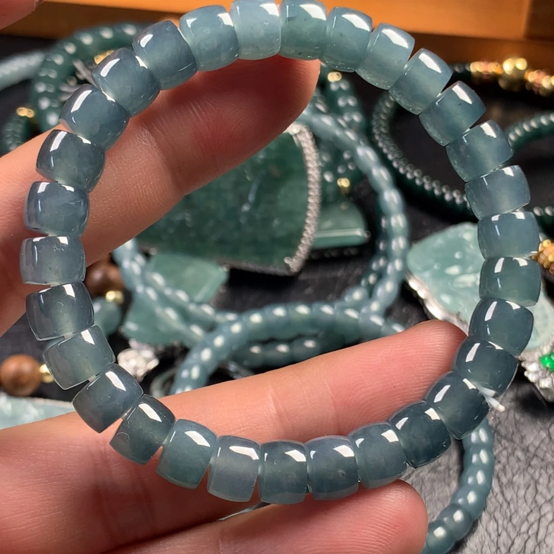 翡翠未镶嵌颈饰大直切