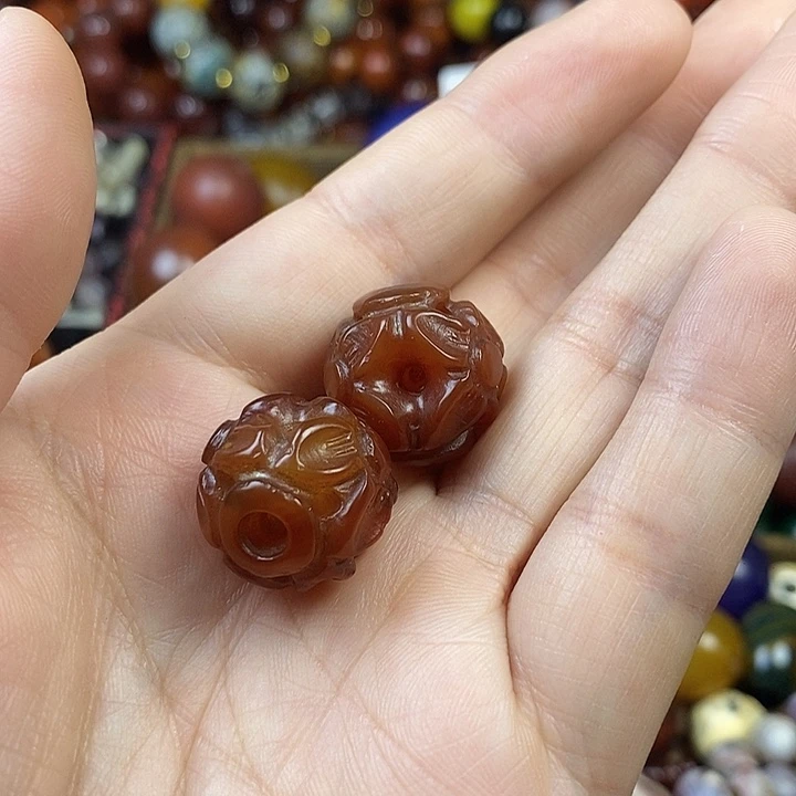 未镶嵌颈饰玛瑙/玉髓辉*