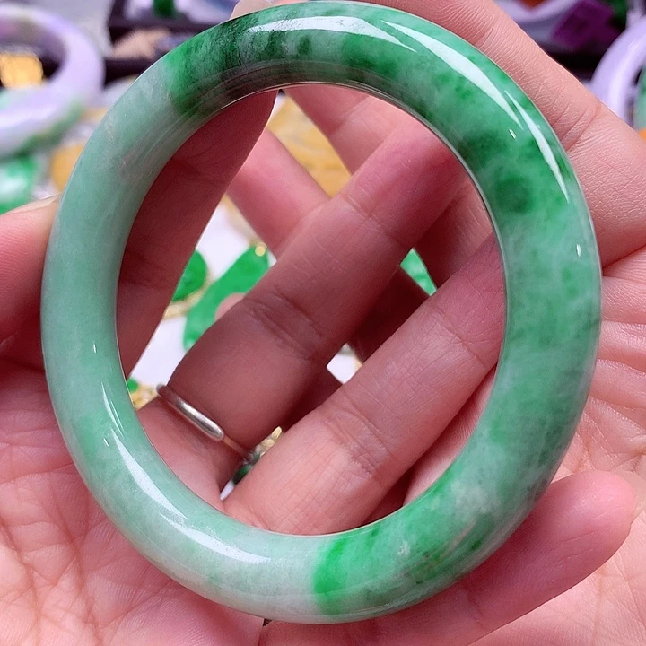 翡翠未镶嵌手镯翡翠