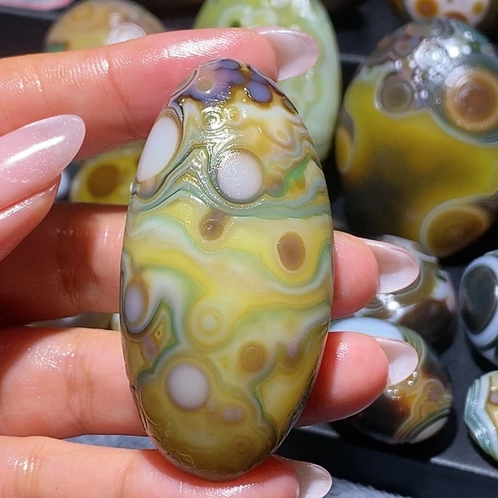 玛瑙/玉髓未镶嵌珠宝奇石60