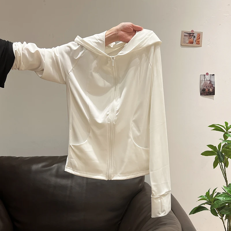 2025夏日设计感象牙白防晒长袖衫外套女新款纯色修身显瘦连帽上衣
