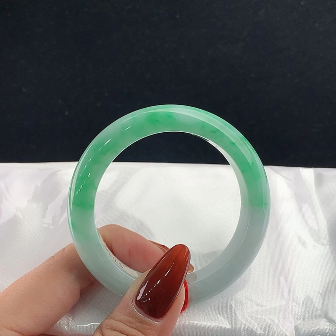 【闪购商品】未镶嵌手镯翡翠正52