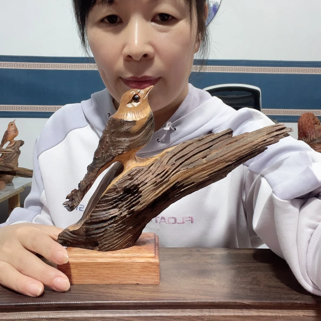 为**德百年树的设计风格