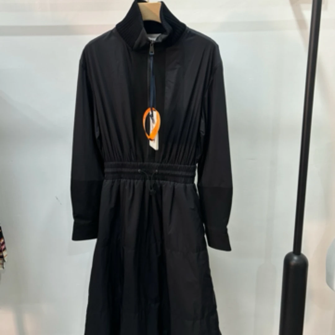 全新未使用 MONCLER 黑色尼龙连衣裙/40码/D00947