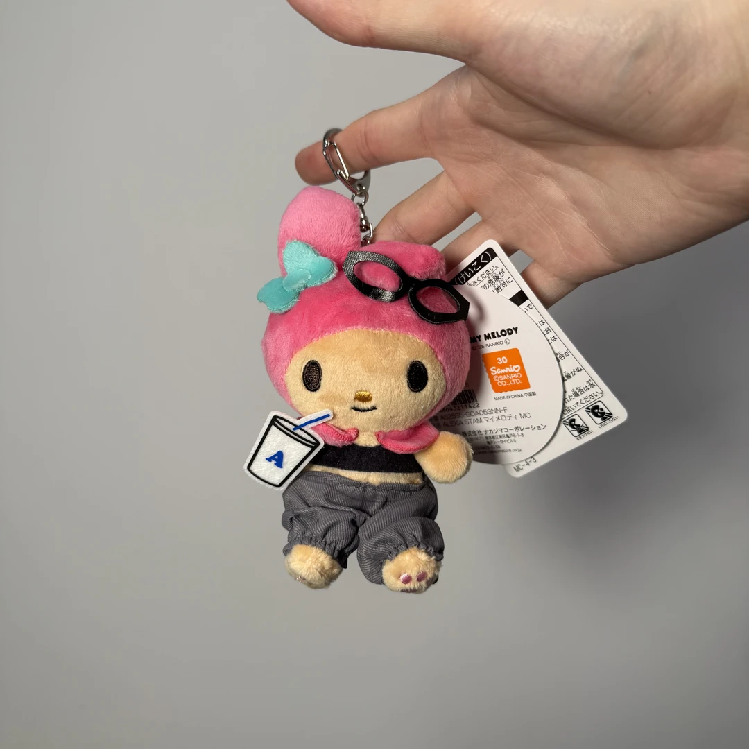 【日本限定】三丽鸥 ALEXIA STAM联名黑皮美乐蒂 潮玩挂件