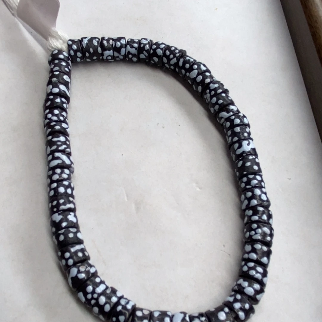 琉璃颈饰非洲牛奶配色隔片 070