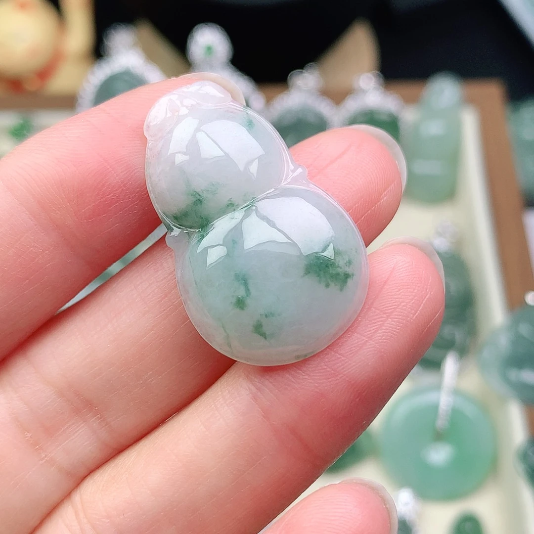 翡翠未镶嵌颈饰吊坠