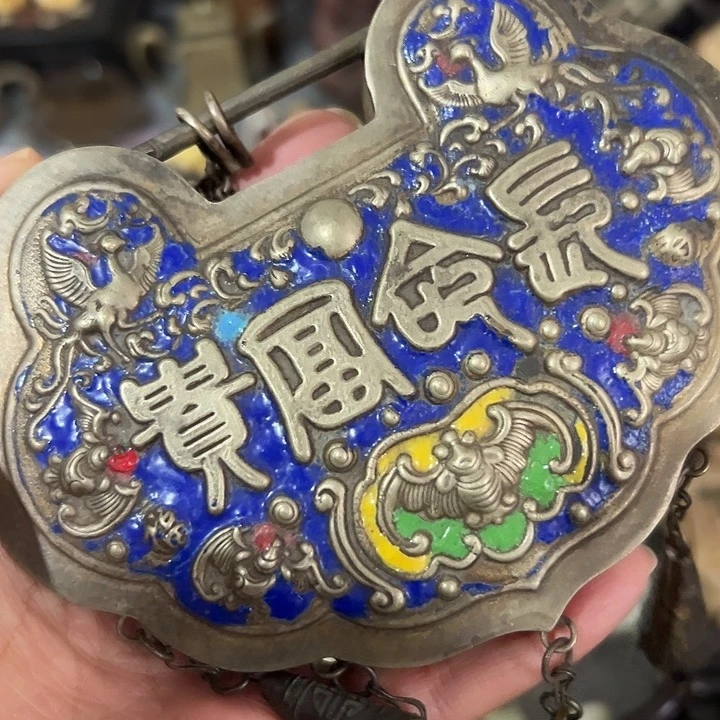 公***哥铜小件。