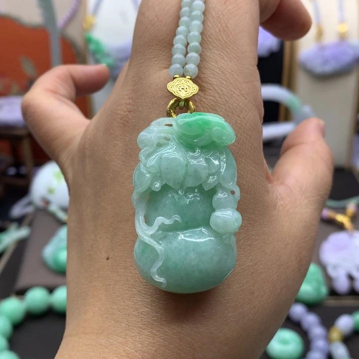 吊坠(赠链)未镶嵌翡翠