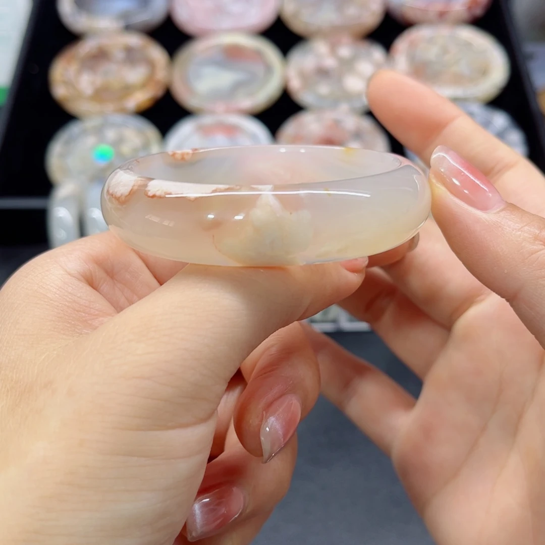 玛瑙/玉髓手镯未镶嵌54