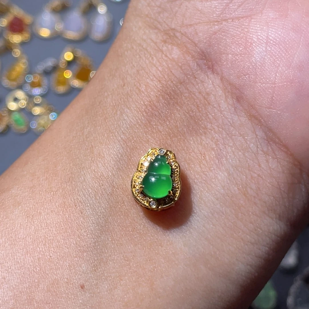 吊坠(不含链)18K金镶嵌翡翠