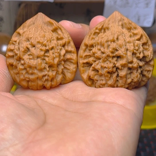 東***南文玩核桃吊坠官帽