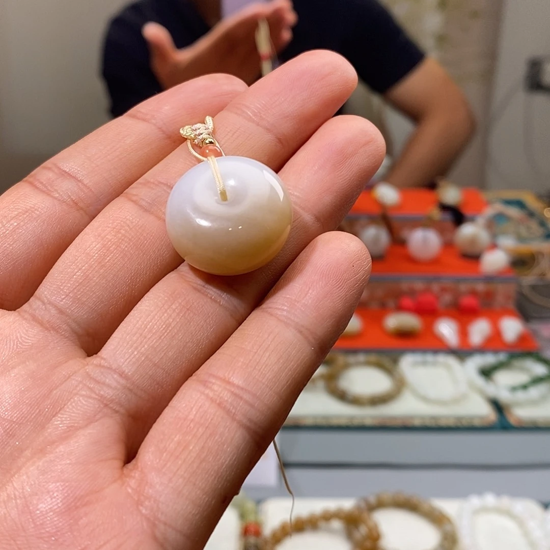 颈饰未镶嵌和田玉