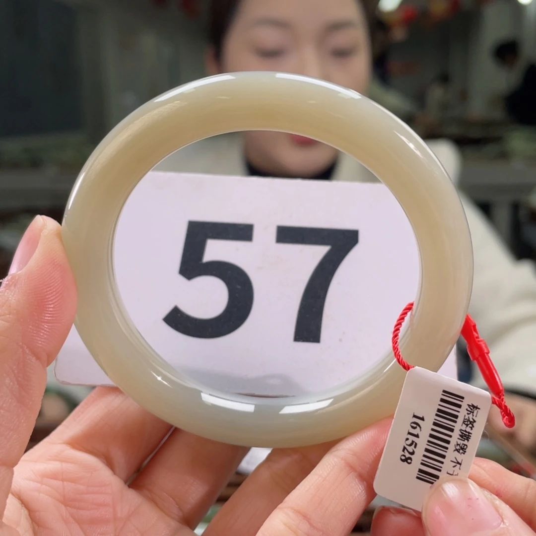 未镶嵌手镯和田玉微瑕