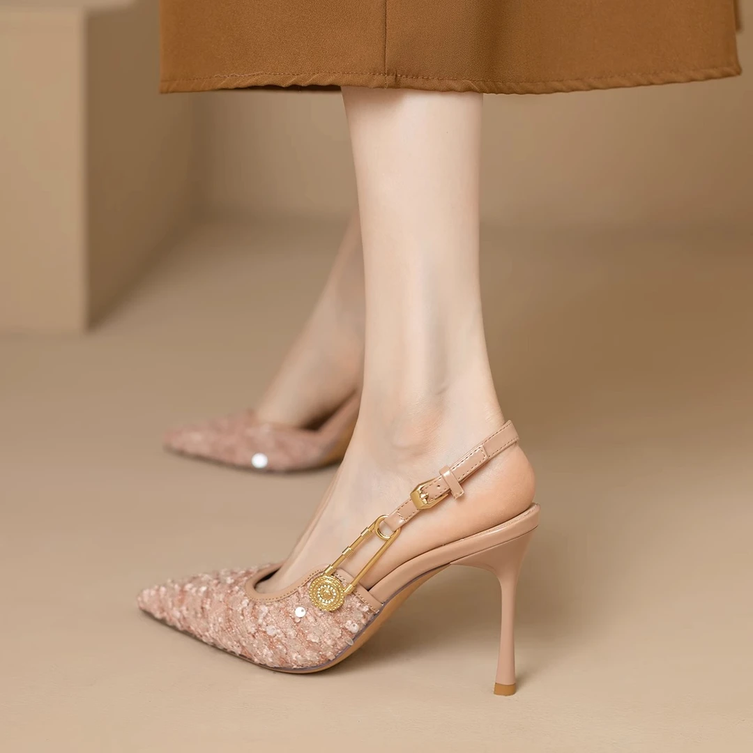 【香港轻奢Sakurano&樱央】尖头细跟高跟鞋女亮片布面凉鞋2025年