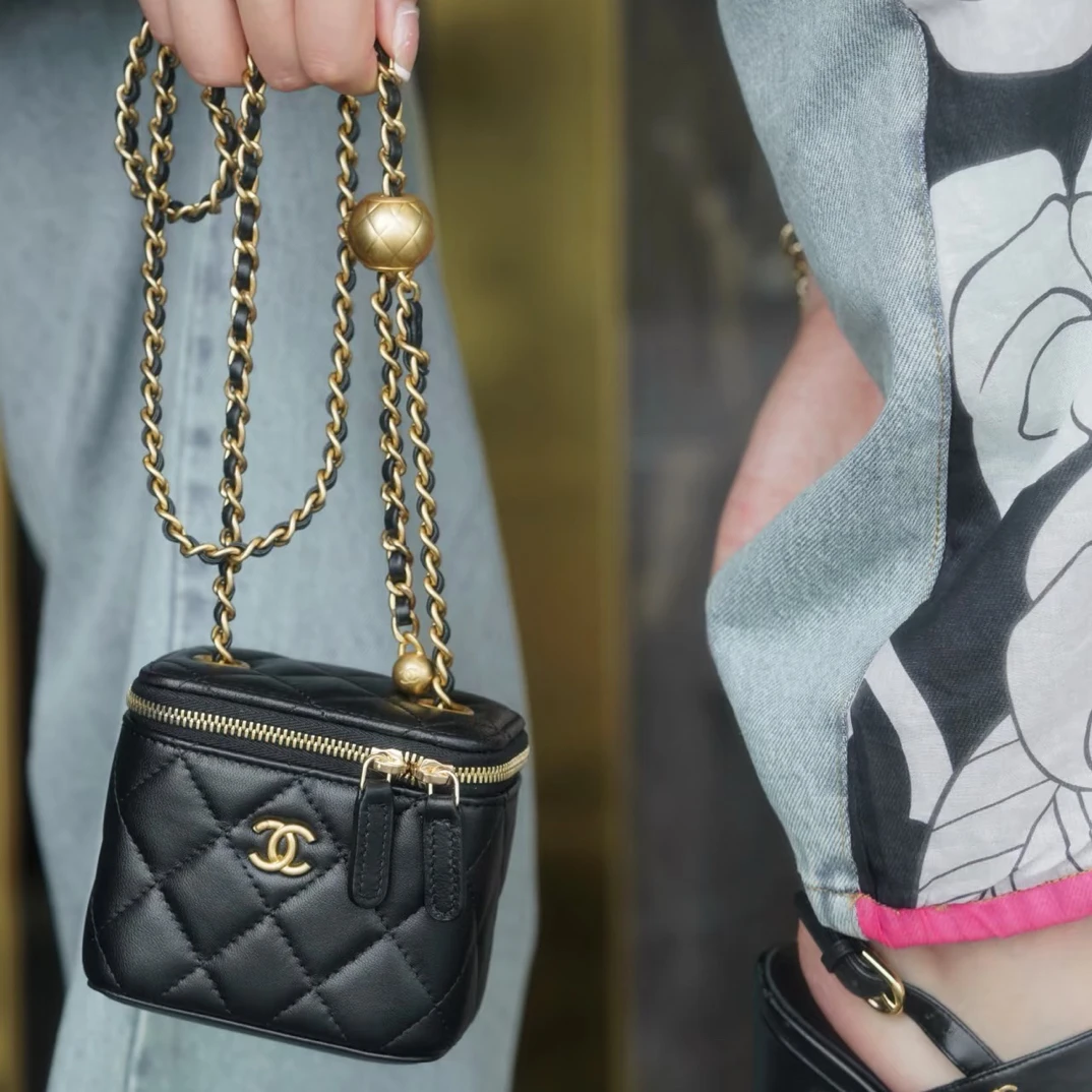 99新 Chanel/香奈儿 /21C 金球小盒子黑金 /30开有卡