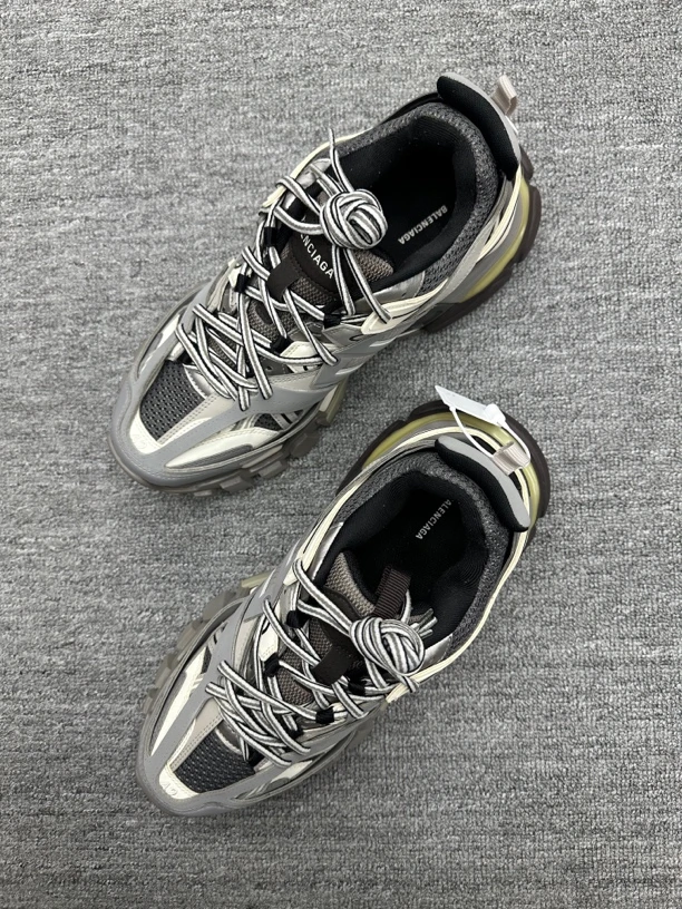 95新 Balenciaga/巴黎世家 42 巴黎世家track 老爹鞋 灰色 95新