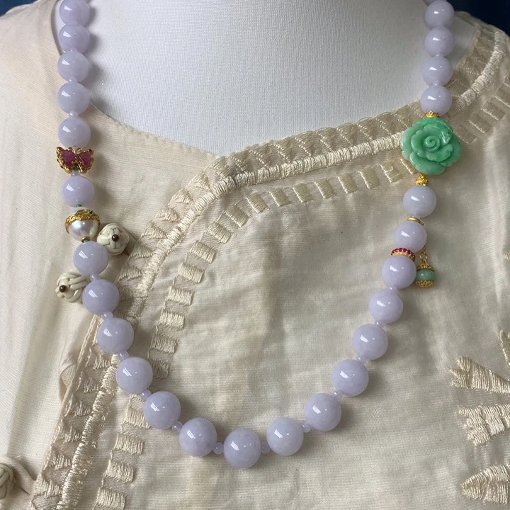 翡翠吊坠(赠链)未镶嵌