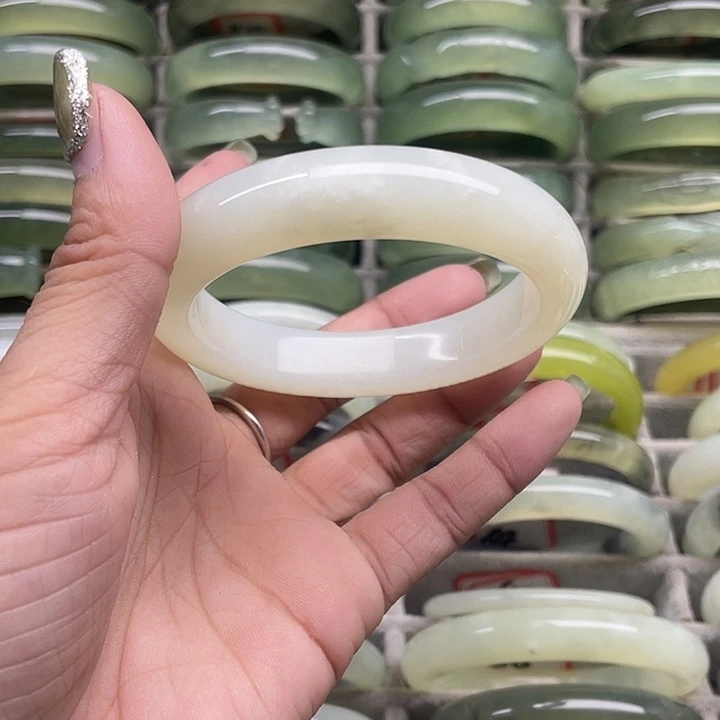 蛇纹石玉未镶嵌手镯55
