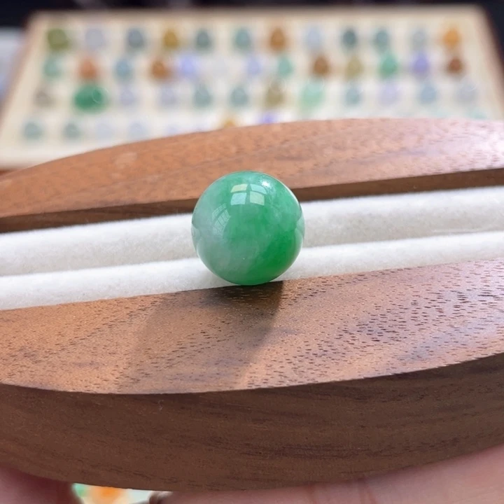 散珠翡翠白底青圆珠卡12.2mm