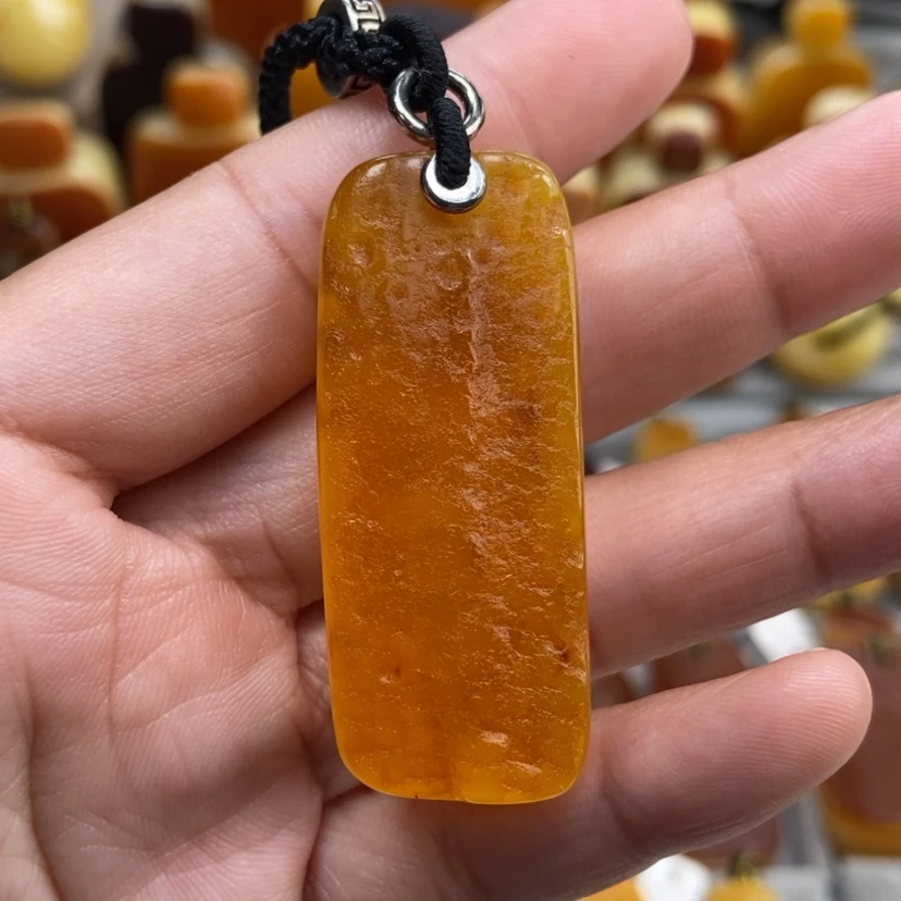 【闪购商品】琥珀颈饰未镶嵌