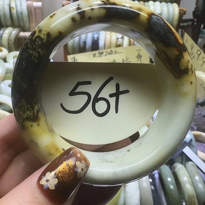 透闪石-蛇纹石玉未镶嵌手镯