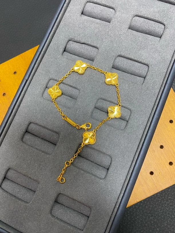 铜合金手链 新品6月份五朵花手链轻奢经典手链时尚精美