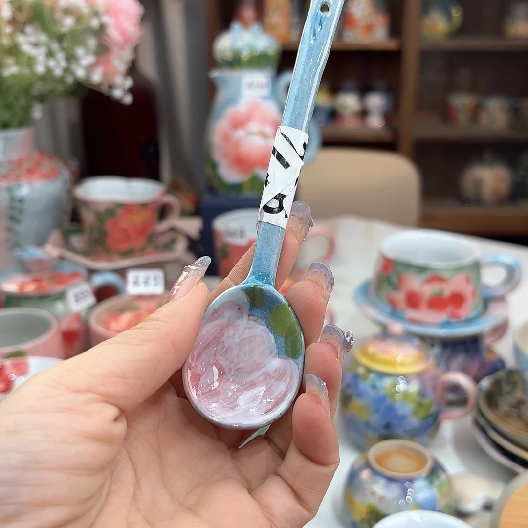 瓷片兔兔好漂亮呜呜太乖