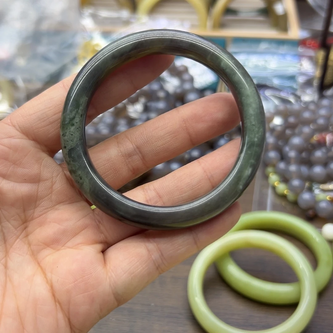 和田玉未镶嵌手镯55.9圈围625