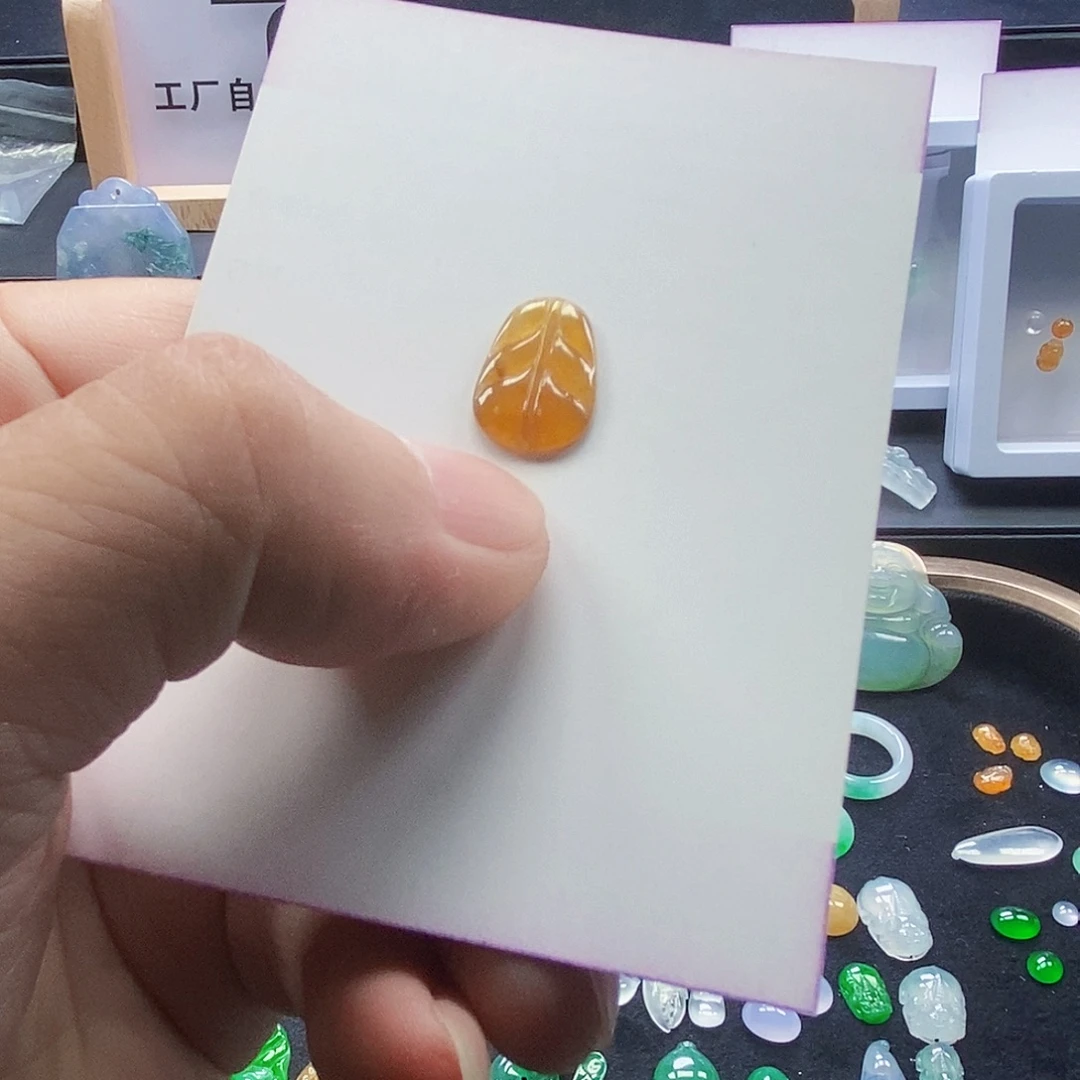翡翠裸石翡翠叶子