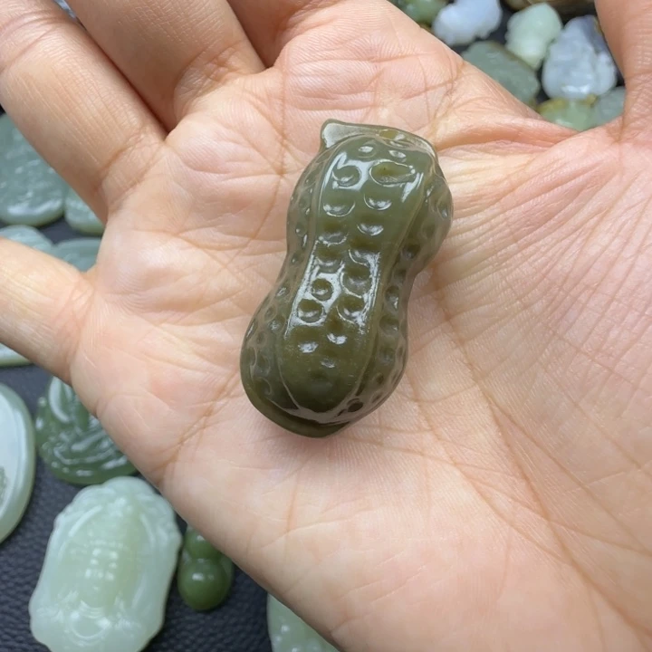 和田玉未镶嵌珠宝奇石