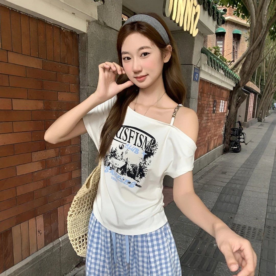 美式印花斜肩短袖t恤女2025新款高级设计感露肩夏日绝美独特上衣